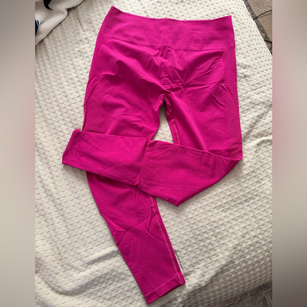 Alphalete Hot Pink Butt Scrunch Leggings - Like New